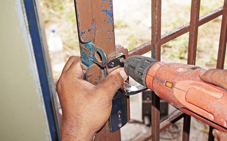 Istres service irréprochable serrure porte blindee Bricard