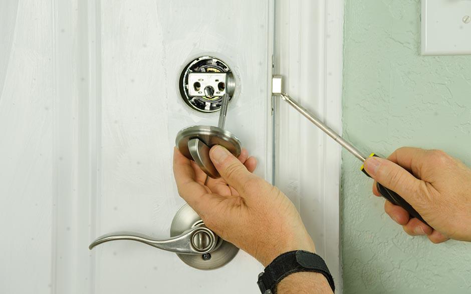 Istres service irréprochable serrure porte blindee Bricard